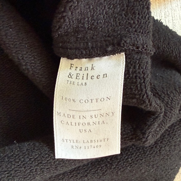 Frank & Eileen Black Long-Sleeve Capelet - Picture 9 of 9